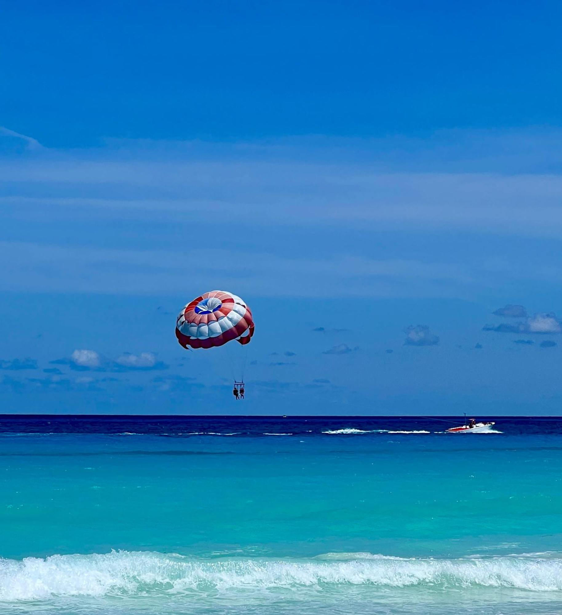 Beachside Apartments Cancun Bagian luar foto