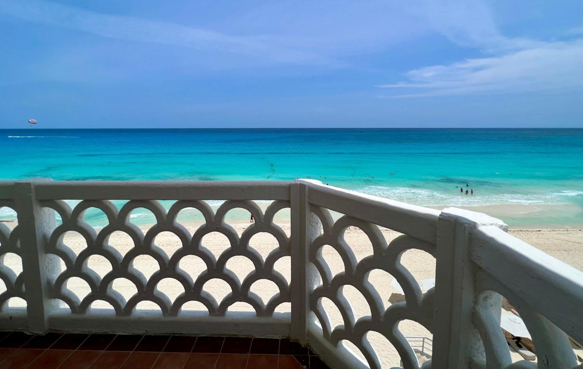 Beachside Apartments Cancun Bagian luar foto