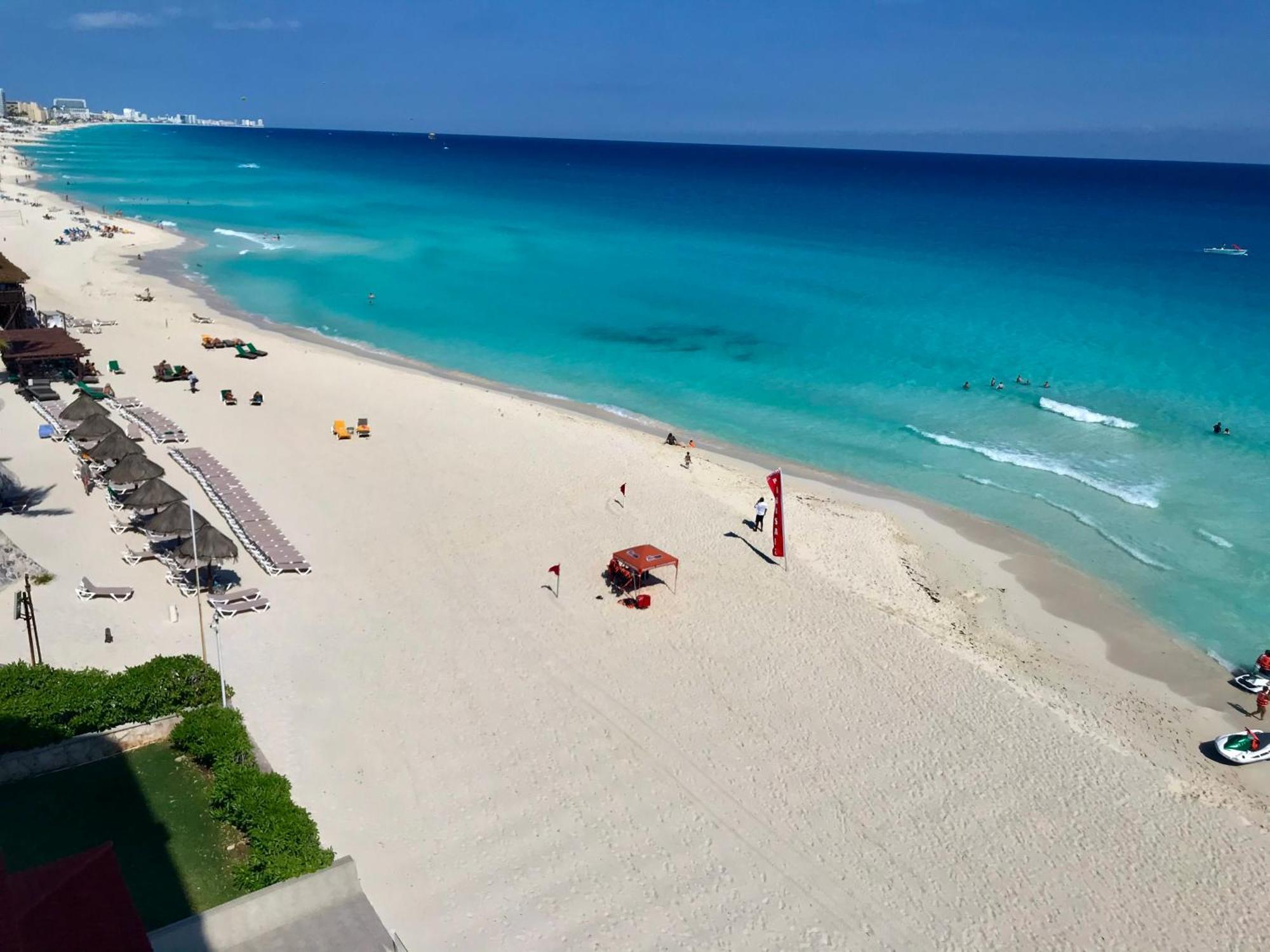 Beachside Apartments Cancun Bagian luar foto