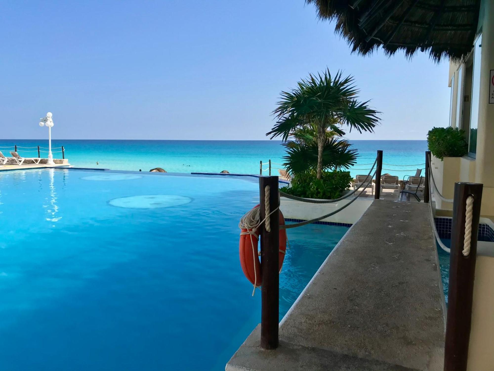 Beachside Apartments Cancun Bagian luar foto